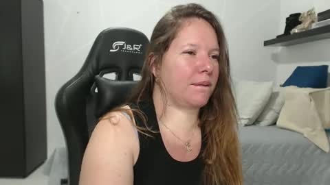 Snapshot of tamy_shine87 chatting on October 14, 2025, 3:07 am Im Samy online show from October 14, 2025, 3:07 am