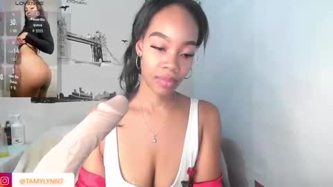 Snapshot of tamylynn05 chatting on October 17, 2025, 11:18 pm tamylynn online show from October 17, 2025, 11:18 pm