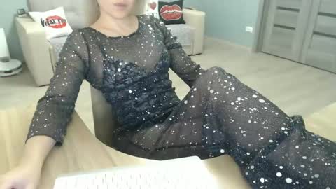 tangiblen online show from December 6, 2024, 11:11 am