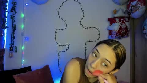 tania06 online show from December 15, 2025, 1:04 pm