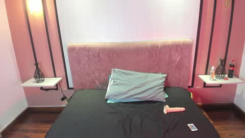 tania_fontana online show from January 16, 2025, 3:56 am