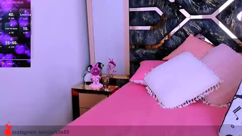 Snapshot of tania_white chatting on January 3, 2025, 1:05 am Tania online show from January 3, 2025, 1:05 am