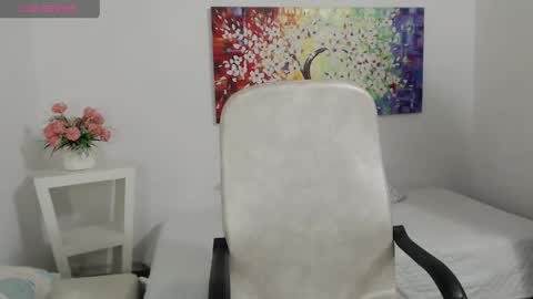 Tania  online show from May 26, 2026, 7:10 pm