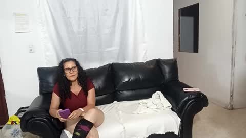 taniamilf69 online show from December 5, 2025, 7:32 pm