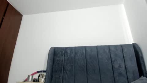 tara__ online show from June 25, 2026, 12:31 pm