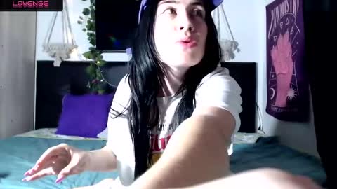 Snapshot of tara_joi chatting on December 10, 2024, 4:06 pm Tara online show from December 10, 2024, 4:06 pm