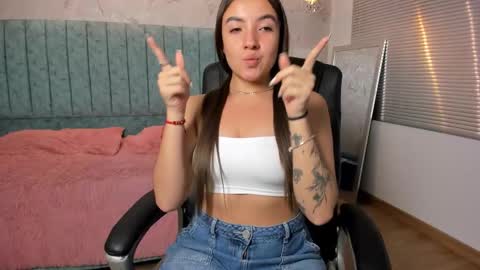 Snapshot of tara_parker chatting on February 5, 2026, 12:21 pm Tara online show from February 5, 2026, 12:21 pm