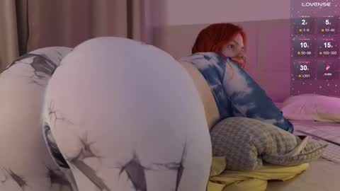 tara_renn online show from October 8, 2025, 8:28 pm