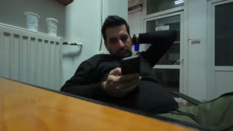 Snapshot of tarkan198 chatting on February 12, 2025, 7:02 pm tarkan198 online show from February 12, 2025, 7:02 pm