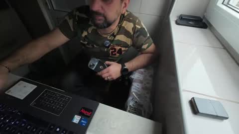 Snapshot of tarkan198 chatting on February 15, 2025, 6:44 am tarkan198 online show from February 15, 2025, 6:44 am