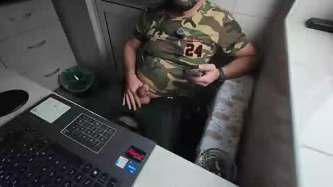 Snapshot of tarkan198 chatting on February 15, 2025, 12:54 pm tarkan198 online show from February 15, 2025, 12:54 pm