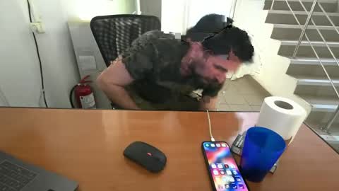 Snapshot of tarkan198 chatting on February 22, 2025, 10:18 am tarkan198 online show from February 22, 2025, 10:18 am