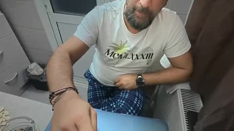 Snapshot of tarkan198 chatting on October 28, 2025, 8:44 pm tarkan198 online show from October 28, 2025, 8:44 pm