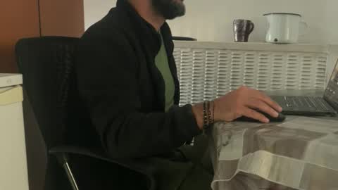 Snapshot of tarkan198 chatting on November 1, 2025, 9:00 am tarkan198 online show from November 1, 2025, 9:00 am