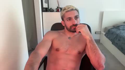 tarquit8 online show from September 28, 2025, 3:06 pm