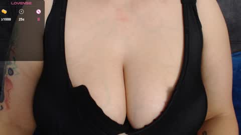 tarrant_ online show from January 7, 2025, 1:35 pm