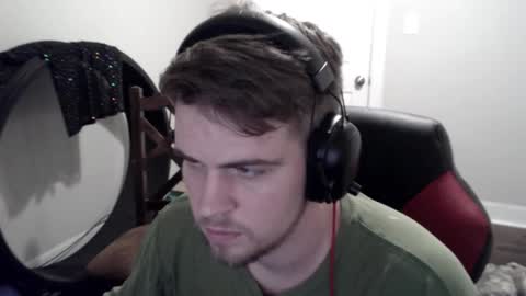 tarus333 online show from December 18, 2024, 2:21 am