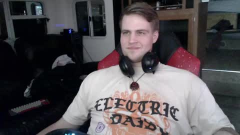 Snapshot of tarus333 chatting on April 10, 2026, 7:35 am tarus333 online show from April 10, 2026, 7:35 am