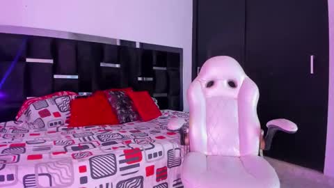 tashasant online show from November 24, 2025, 9:25 pm