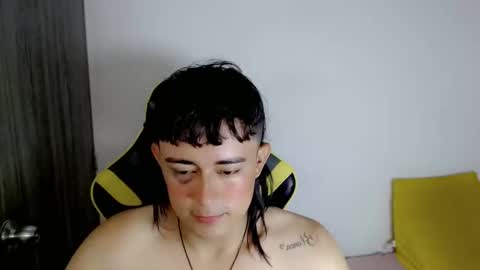 Snapshot of tatannn_ chatting on November 11, 2025, 9:15 pm T A T A N online show from November 11, 2025, 9:15 pm