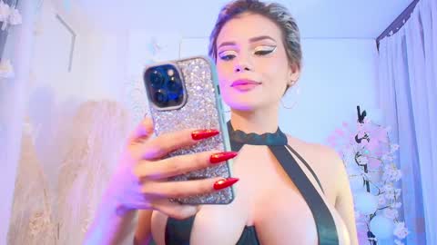 Snapshot of tatiana_ruiiz chatting on January 22, 2025, 5:59 am Tatiana online show from January 22, 2025, 5:59 am