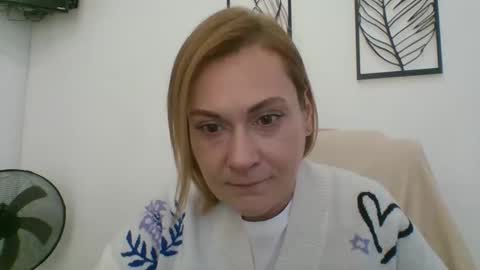 tatiana_xi online show from October 22, 2025, 12:38 pm