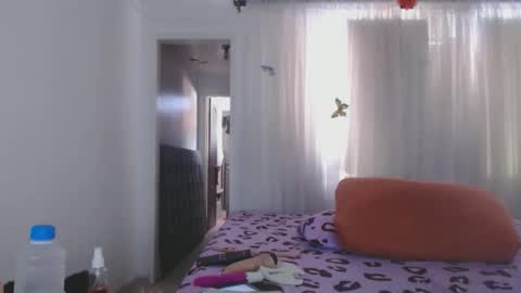 tatiana giraldo online show from April 12, 2026, 2:44 pm