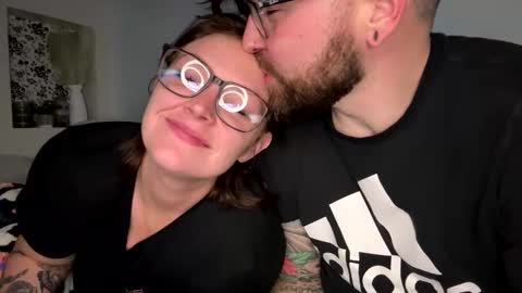 Snapshot of tattedcouple_777 chatting on January 4, 2025, 1:42 am MrMrs online show from January 4, 2025, 1:42 am