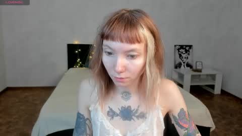 Snapshot of tattoo_artbaby chatting on September 22, 2025, 1:29 am tattoo_artbaby online show from September 22, 2025, 1:29 am