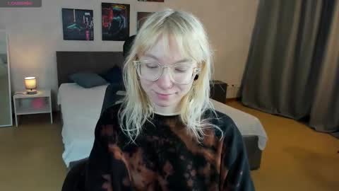 tattoo_artbaby online show from December 4, 2025, 1:48 am