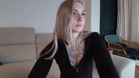 tattoobbgirl online show from January 31, 2026, 7:11 pm