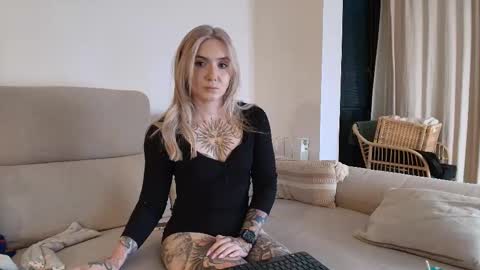 tattoobbgirl online show from March 21, 2026, 6:33 pm