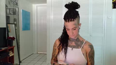 Snapshot of tattooed_natalia chatting on February 25, 2026, 1:21 pm Natalia 3 online show from February 25, 2026, 1:21 pm