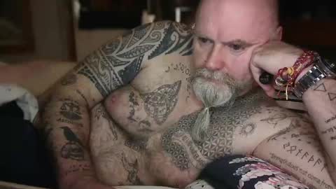 Tattooeddilf 01 online show from February 3, 2026, 2:53 am