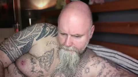 Tattooeddilf 01 online show from February 4, 2026, 7:09 pm