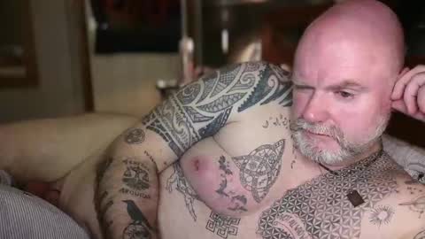Tattooeddilf 01 online show from March 4, 2026, 10:38 pm