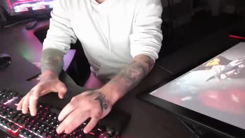 Snapshot of tattoosboys69 chatting on November 22, 2025, 8:02 am tattoosboys69 online show from November 22, 2025, 8:02 am