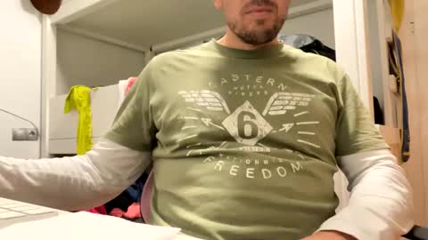 Tatuador40 online show from November 13, 2025, 11:36 pm