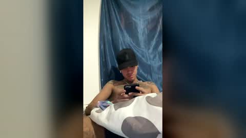 Snapshot of tatuajes777_7777 chatting on March 1, 2026, 4:36 am tatuajes777_7777 online show from March 1, 2026, 4:36 am