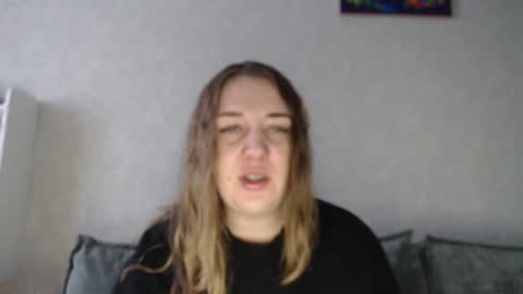 Snapshot of taxxxu chatting on December 23, 2024, 7:06 am Diana online show from December 23, 2024, 7:06 am