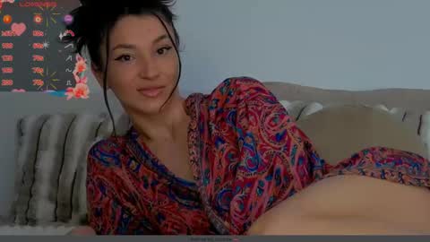 TayaKayan online show from March 1, 2025, 3:53 am