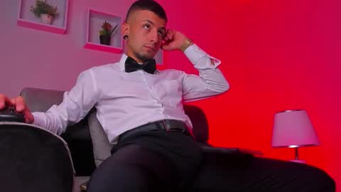 tayer_bennet online show from September 14, 2025, 3:38 am