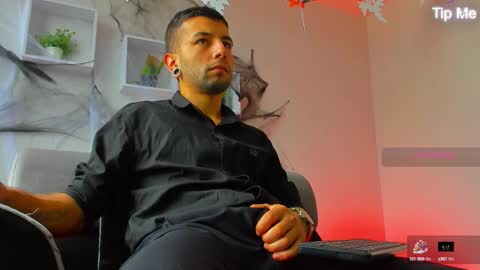 tayer_bennet online show from October 14, 2025, 8:09 pm