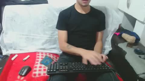 Snapshot of tayler_and_alina chatting on January 15, 2025, 1:20 pm MARCELO MILK online show from January 15, 2025, 1:20 pm