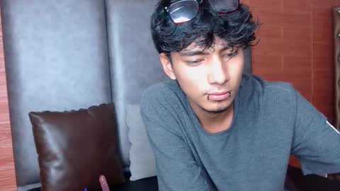 taylerwolf1 online show from December 2, 2025, 5:13 am