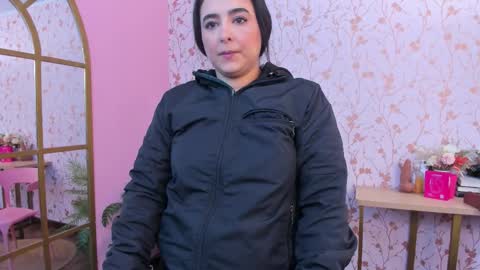 Taylor Bennet online show from September 17, 2025, 12:07 pm