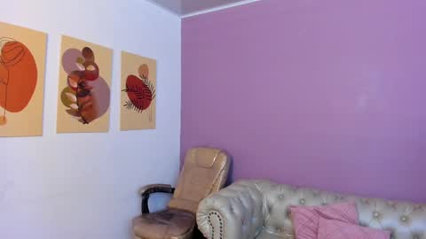 Taylor Bennet online show from September 19, 2025, 12:06 pm