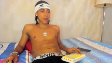 Snapshot of taylor_bigdick18 chatting on February 27, 2026, 2:22 am Taylor online show from February 27, 2026, 2:22 am