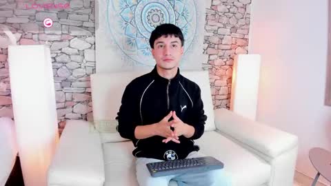 taylor_brooks_ online show from May 14, 2026, 6:26 pm