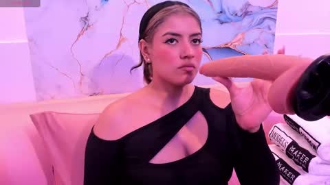 taylor_cupper_ online show from September 18, 2025, 3:52 am